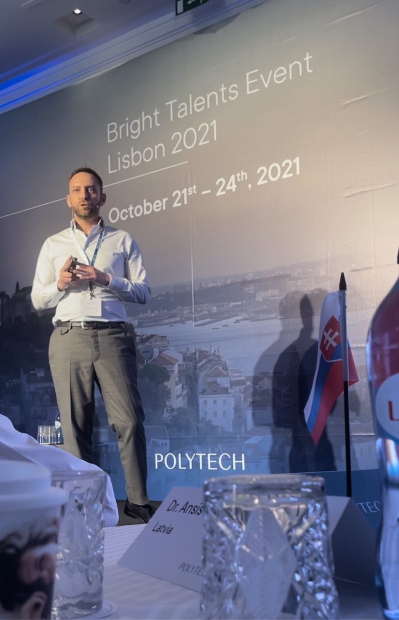 Přednáška o polyuretanových implantátech v rámci Bright Talents Event v Lisabonu 2021